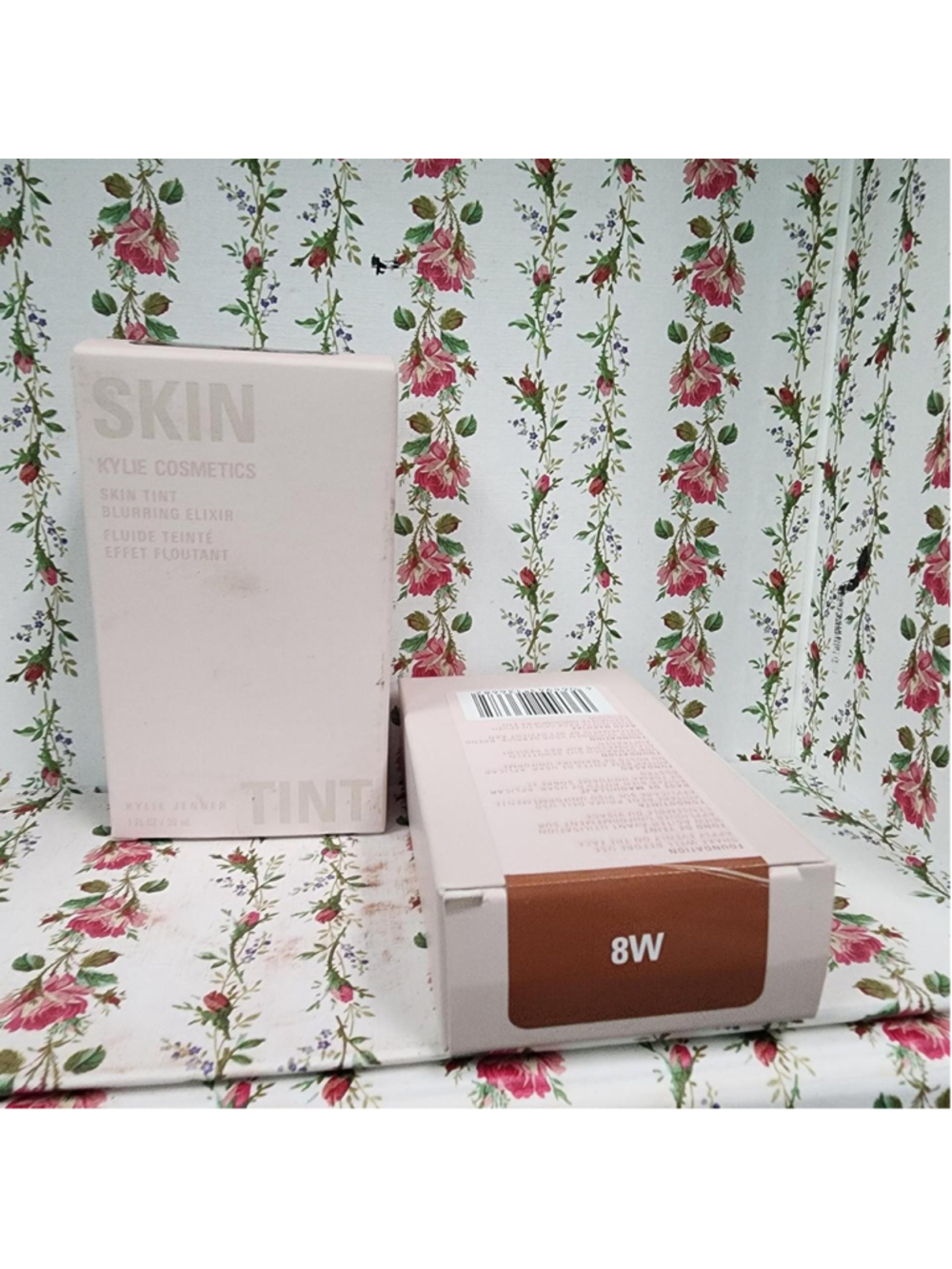 Kylie Skin Tint Blurring Elixir in shade 8W
#kylie #blurring
